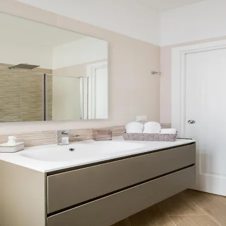 Versace's House - Abbadia Four And * Болонья