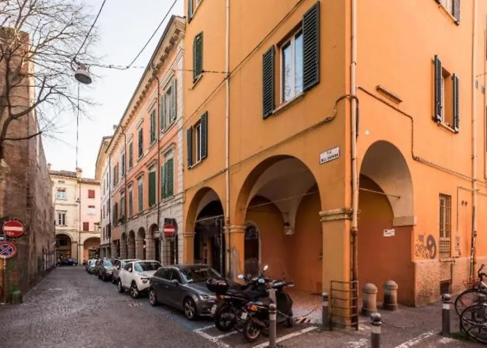 Versace's House - Abbadia Four And Bologna