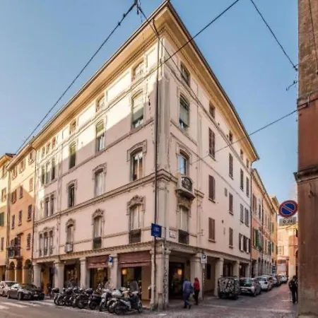 Versace's House - Abbadia Four And * Bologna