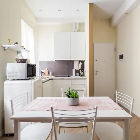 Versace's House - Abbadia Four And * Bologna