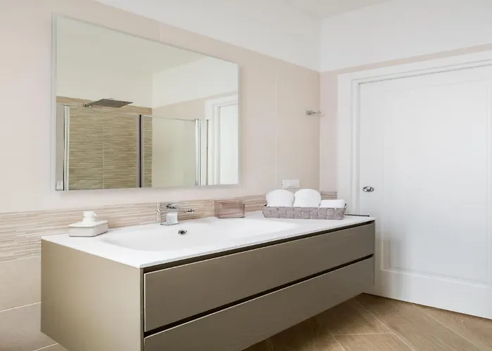 Versace's House - Abbadia Four And * Bologna