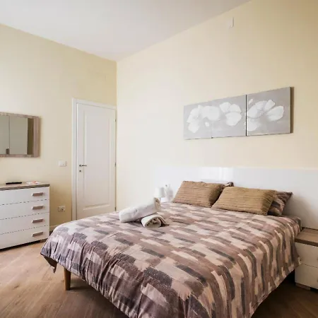 Versace's House - Abbadia Four And Appartement